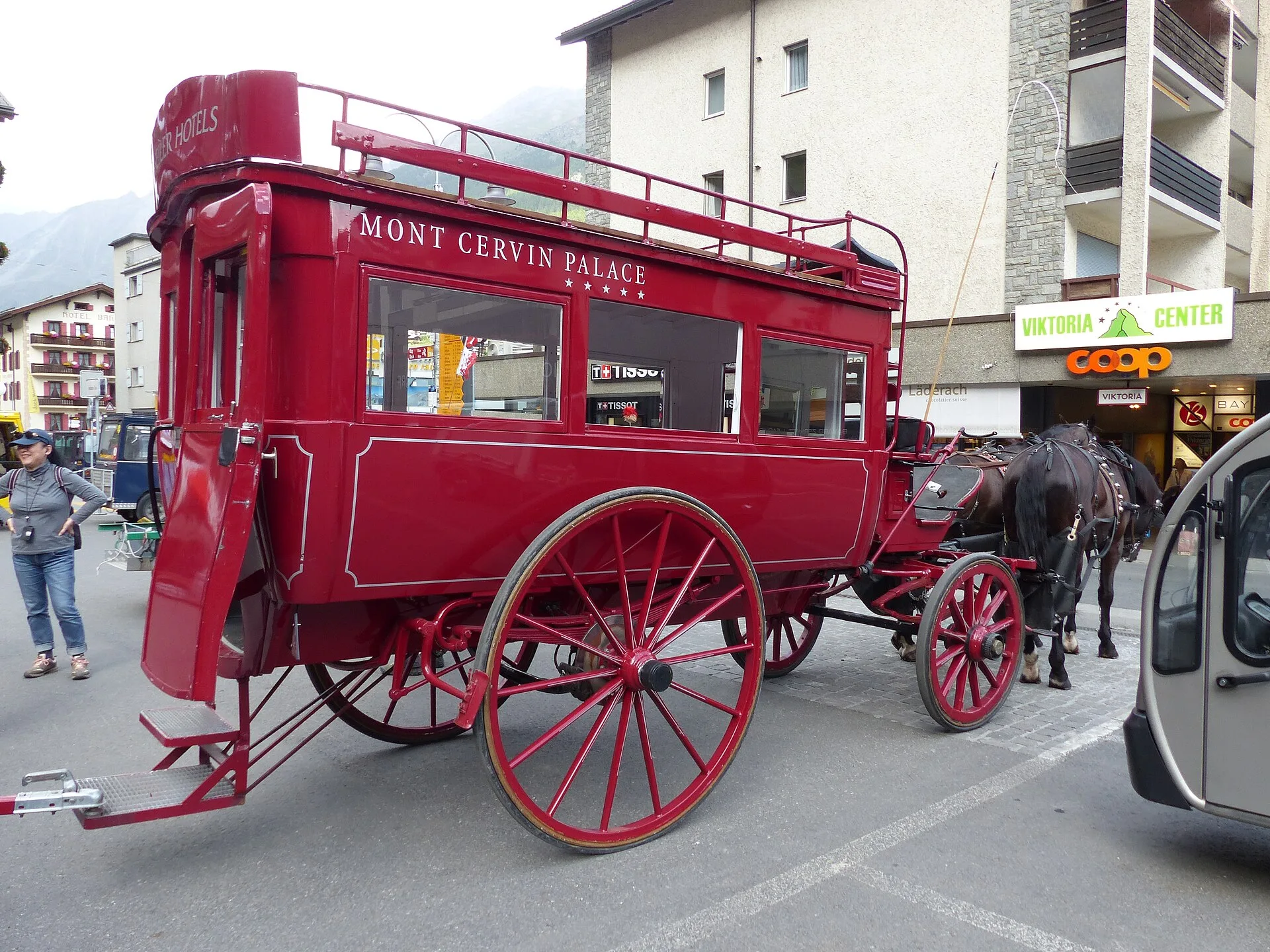 Mont Cervin Palace Zermatt klassieke voorgevel in centrum dorp